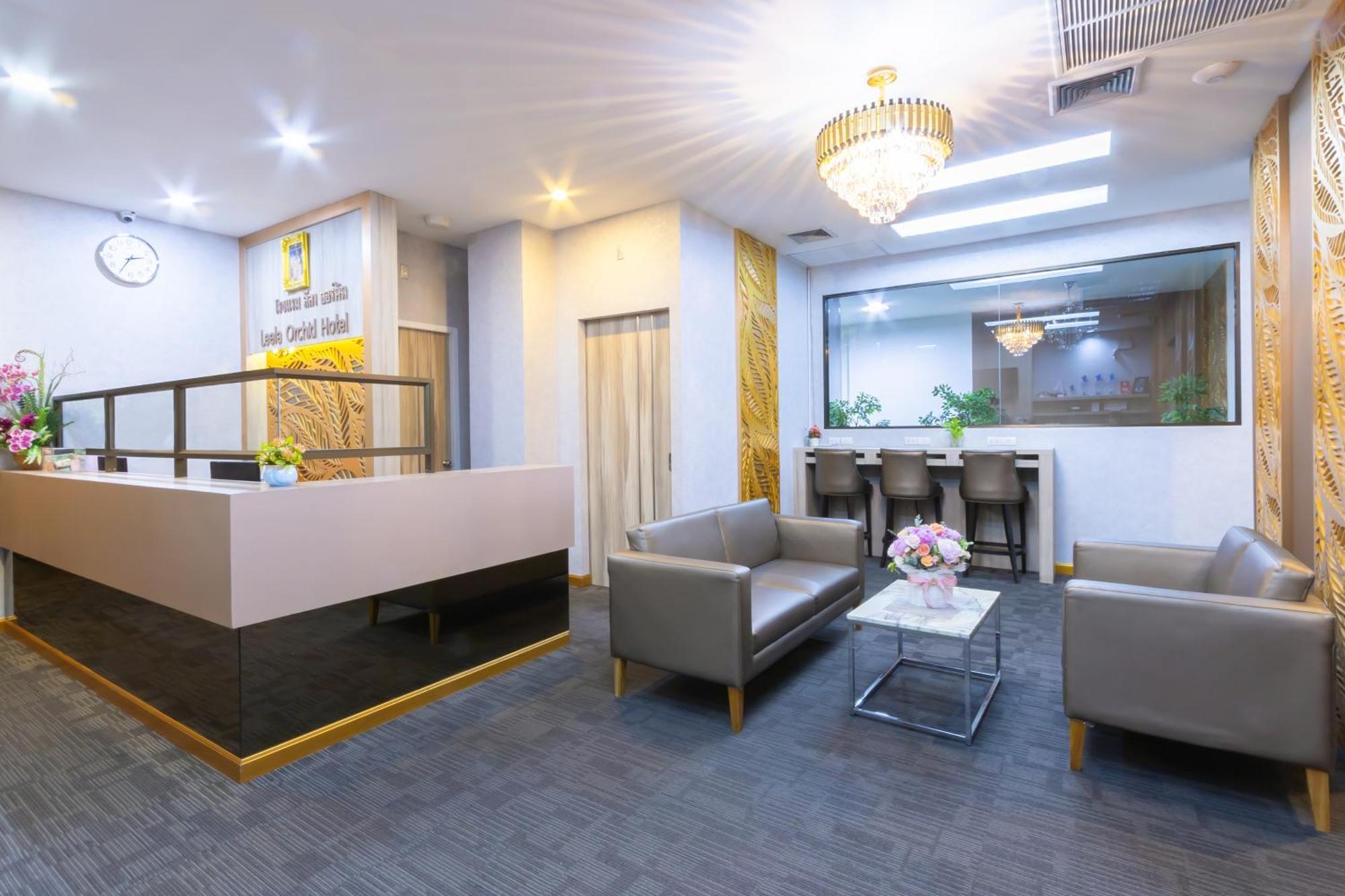 Leela Orchid Hotel Банкок Екстериор снимка